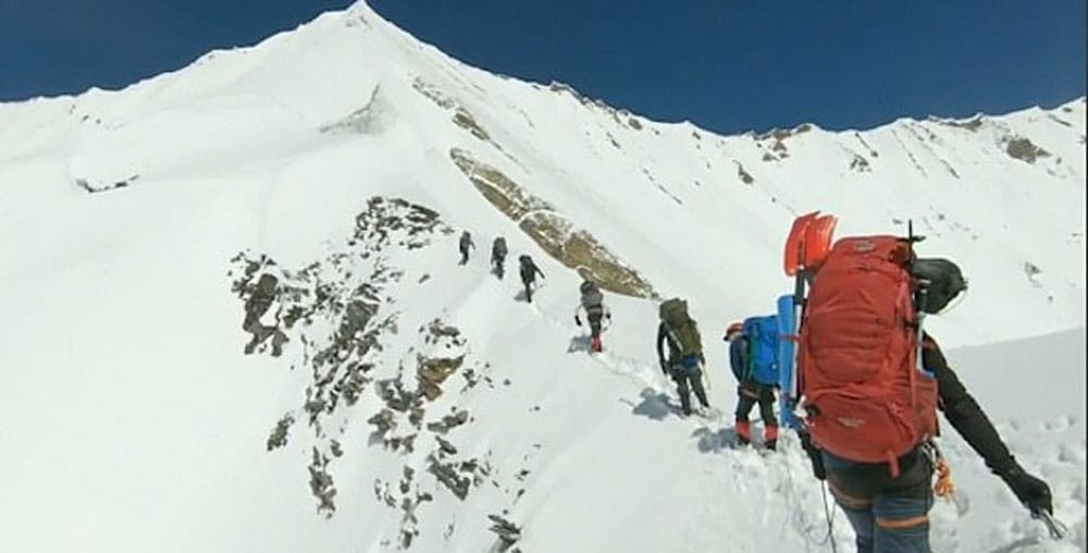 शरद ऋतुः ६९ देशका ६४८ आरोहीलाई हिमाल आरोहण अनुमति