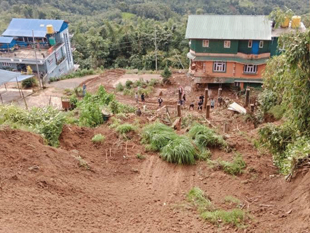 रोल्पाको पहिरोमा परेर दुईको मृत्यु,  १० जना बेपत्ता, खोजी जारी (अपडेट)