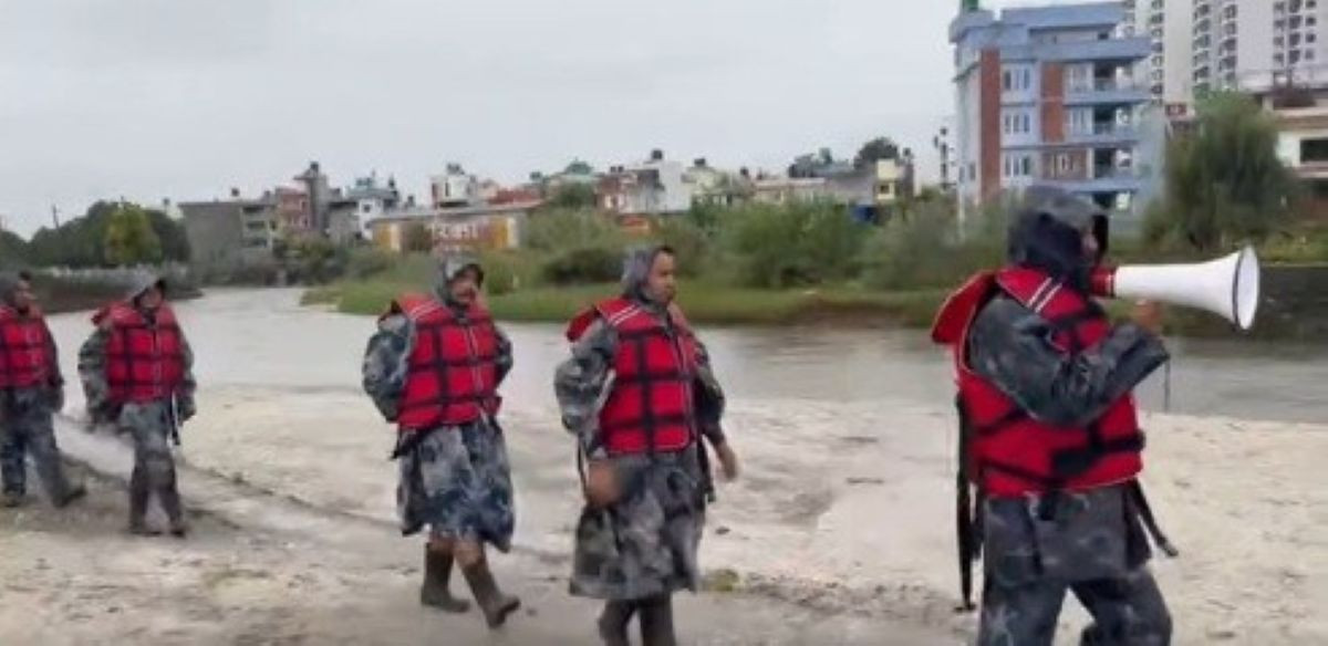 लगातार वर्षापछि भक्तपुरका नदी आसपास माइकिङ, सुरक्षित स्थानमा बस्न आग्रह
