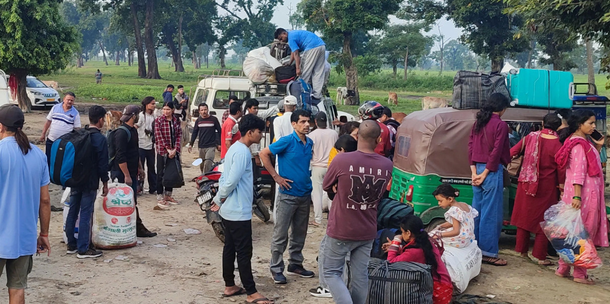 भारतबाट फर्किनेको गड्डाचौकीमा भीड : स्वास्थ्य परीक्षण अनिवार्य